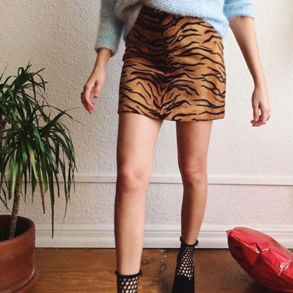 Moschino • Vintage Couture Tiger Print Mini Skirt - Picture 8 of 8